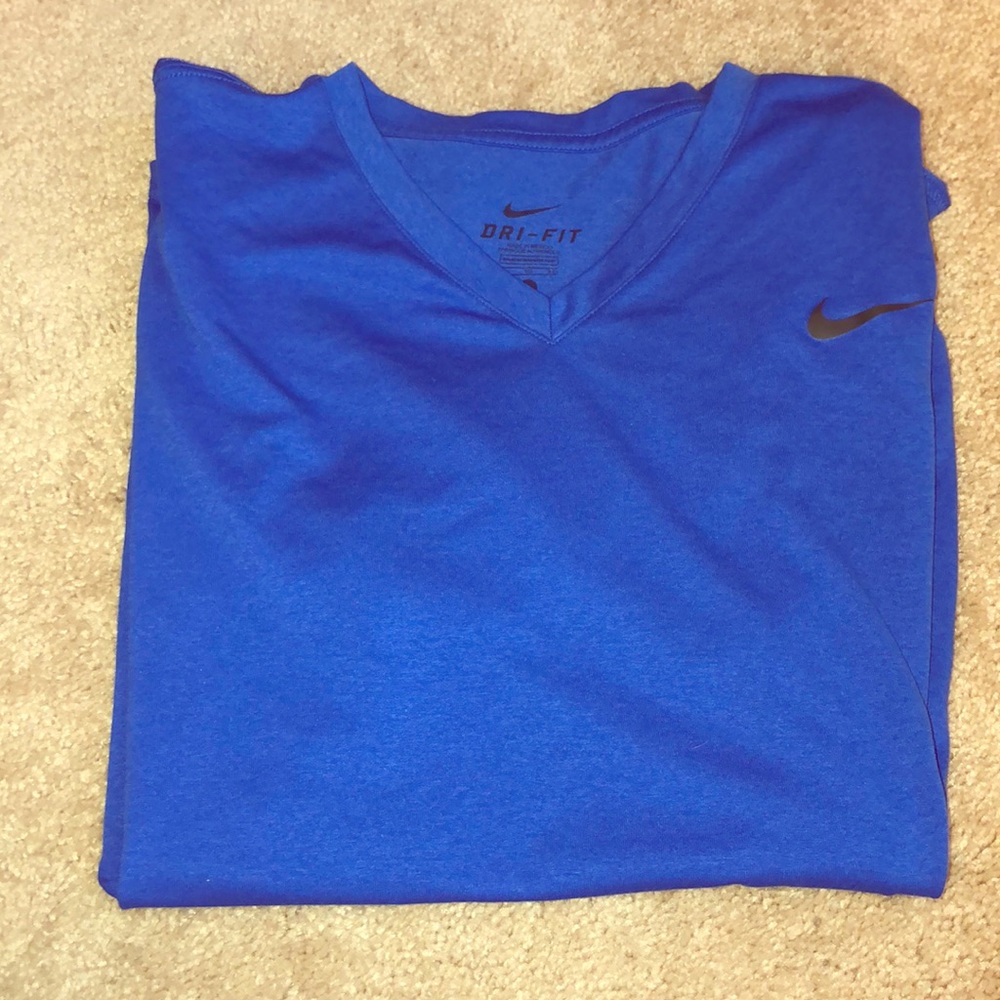 Nike top